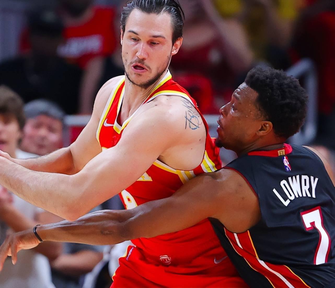 比赛结束全场爆发巨大嘘声 比赛结束全场爆发巨大嘘声