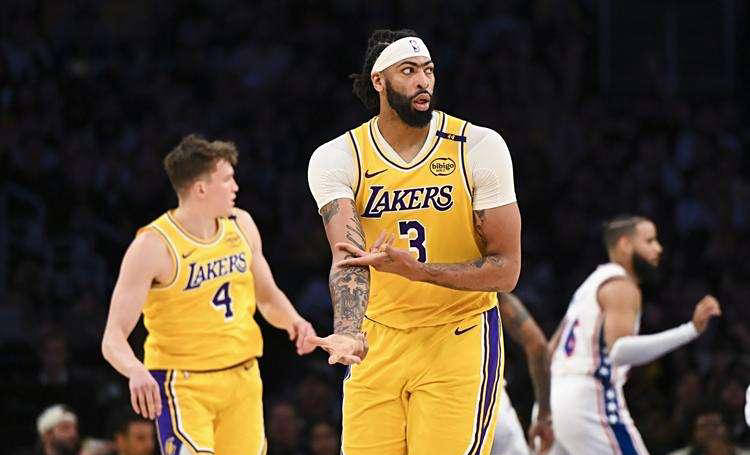 包含最后时刻胜出首场状态出色，澳大利亚队观众沸腾！，巴特勒重返赛场热度持续攀升的词条