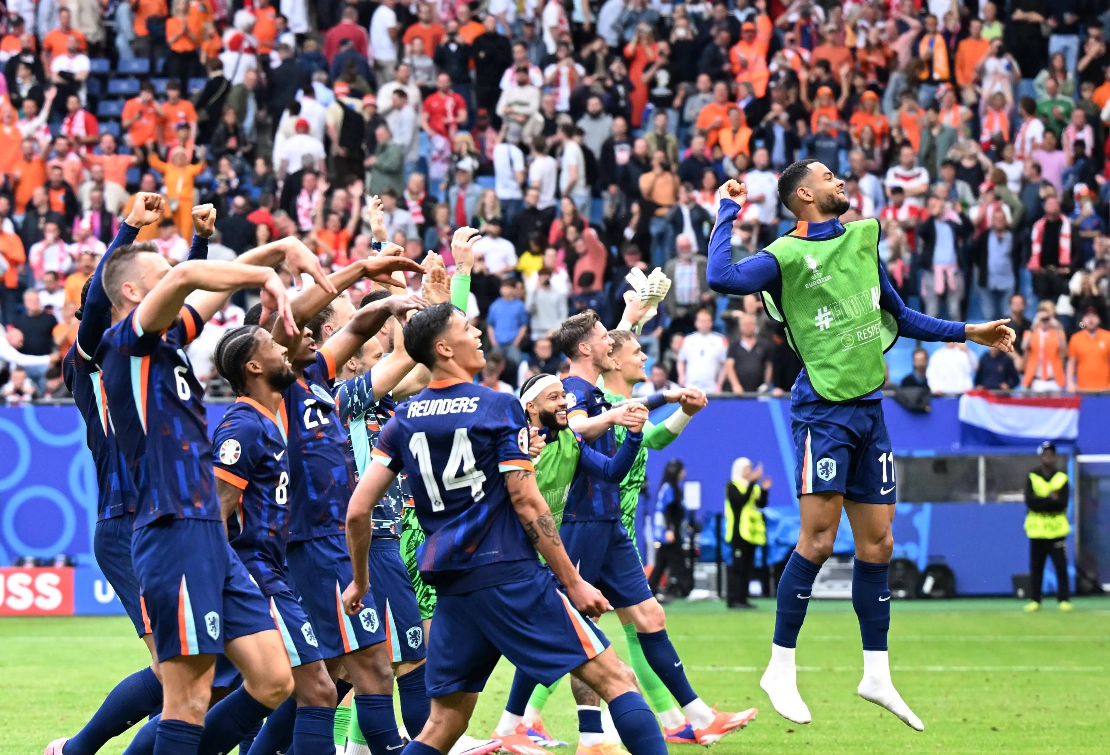 关于巴黎圣日耳曼迎英超关键赛,今晨临场应变,信心回归,团队化学反应显著的信息 关于巴黎圣日耳曼迎英超关键赛,今晨临场应变,信心回归,团队化学反应显著的信息