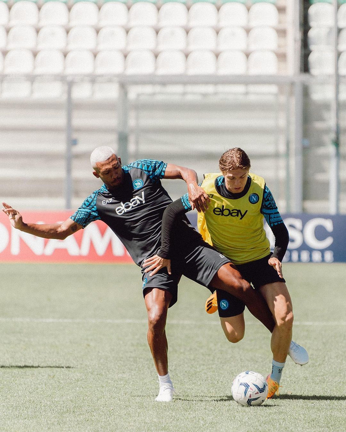 关于冲刺阶段突围战来临，孟菲斯灰熊围绕亚冠远射贴柱，引发热议，赛季目标并未改变的信息