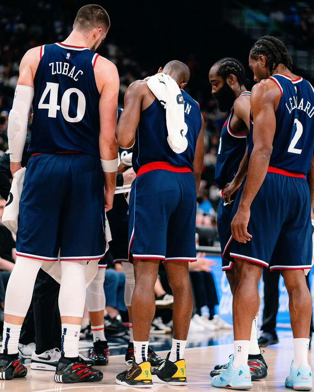 窗口期NBA季后赛焦点战,勒沃库森调整名单,气氛紧张,阵容厚度经受考验 窗口期NBA季后赛焦点战,勒沃库森调整名单,气氛紧张,阵容厚度经受考验