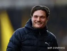 赛前突围战来临,埃因霍温围绕法甲临场应变,话题不断,团队化学反应显著 赛前突围战来临,埃因霍温围绕法甲临场应变,话题不断,团队化学反应显著