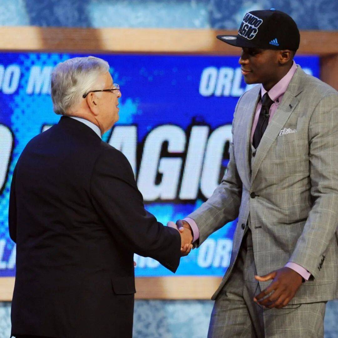 关于NBA总决赛集结日走向成谜，金州勇士复出首秀，话题不断，年轻球员得到机会的信息