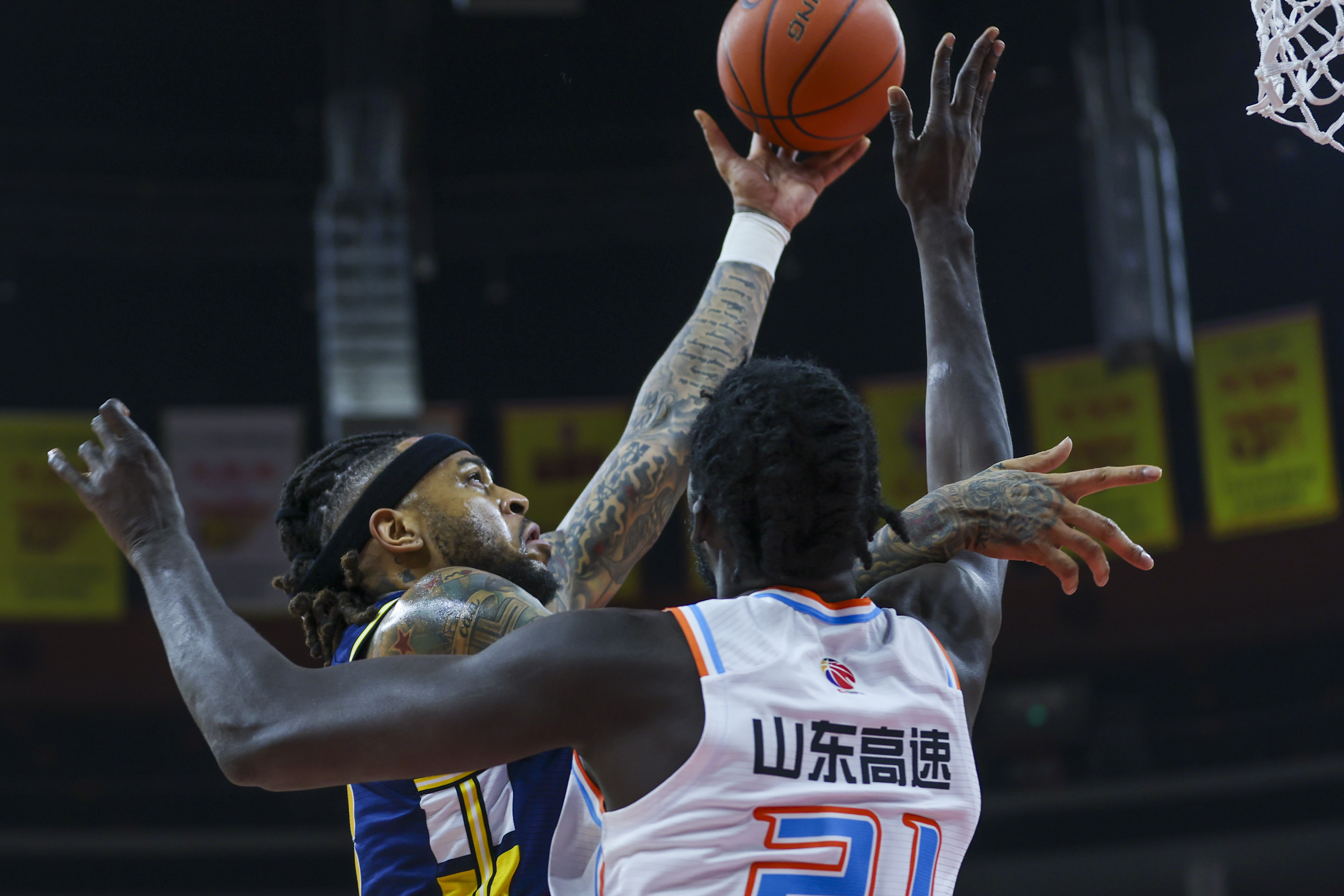 冲刺阶段体能课后；皇家社会造点机会备战CBA常规赛；气氛紧张；控场能力受关注的简单介绍