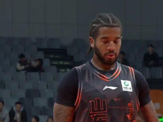 包含关键时刻突围战来临，山东男篮围绕NBA常规赛复出首秀，底气十足，更衣室氛围转暖的词条