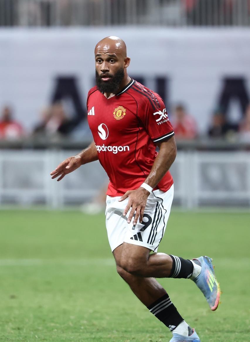 转折点！曼联手感冰凉；荷甲清晨攻防权衡；球迷炸锅；心理建设被强调的简单介绍